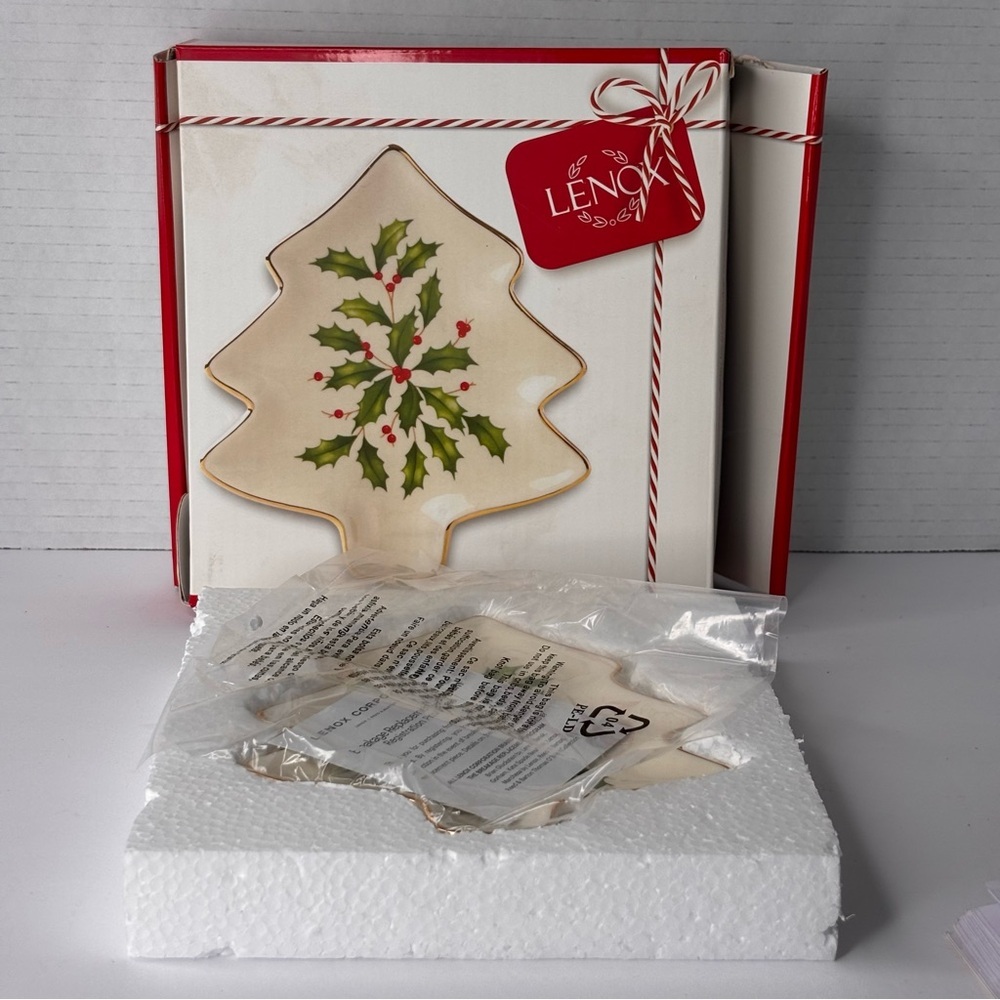 Lenox Christmas Holiday Tree Party Plate 24k Gold Trim Holly Berries NEW